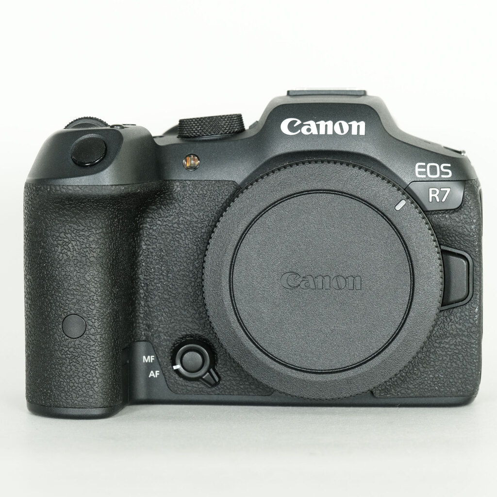 Canon (キヤノン) EOS R7 ボディ　中古良品〜美品 EOS R7 ボディ 中古価格比較 - 価格.com