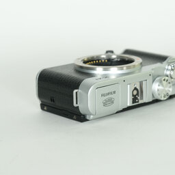 FUJIFILM X-A1 ボディ シルバー