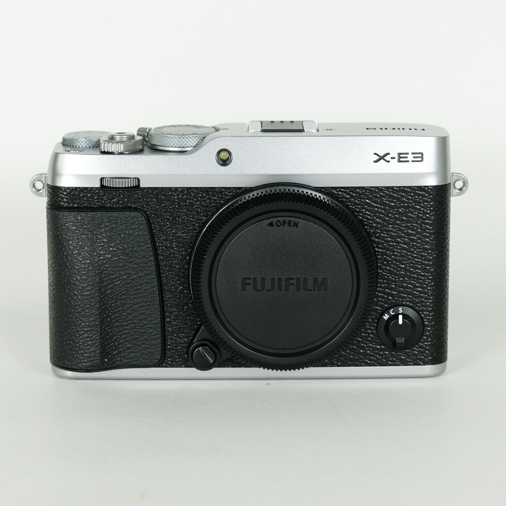 FUJIFILM X‐E3 ボディ シルバー 富士フイルム FUJIFILM X-E3 ボディ シルバー 中古