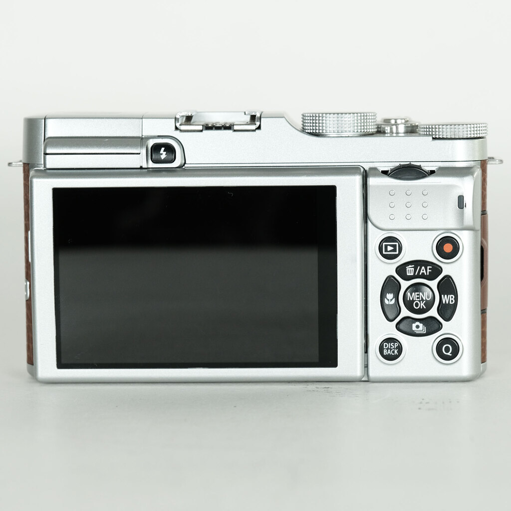 FUJIFILM X-A1 ボディ ブラウン