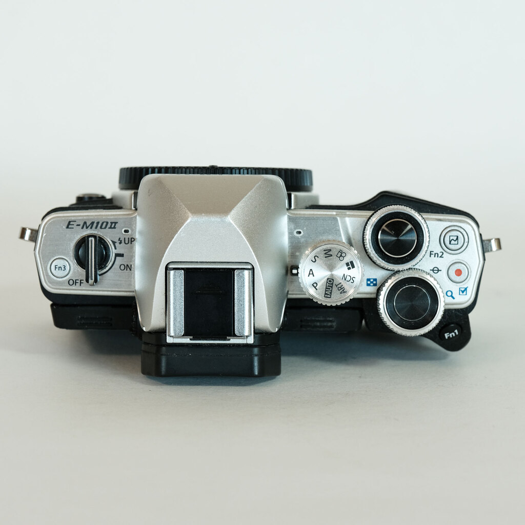 ミラーレス一眼 OLYMPUS OM-D E-M10 Mark II ジャンク品 格安レンタル] OLYMPUS（オリンパス） OM-D E-M10 MarkII EZ