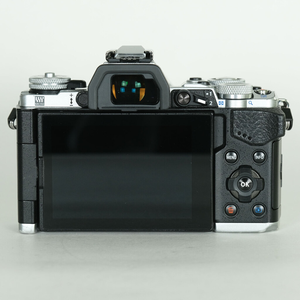 OLYMPUS OM-D E-M5 Mark II OLYMPUS OM-D E-M5 Mark II