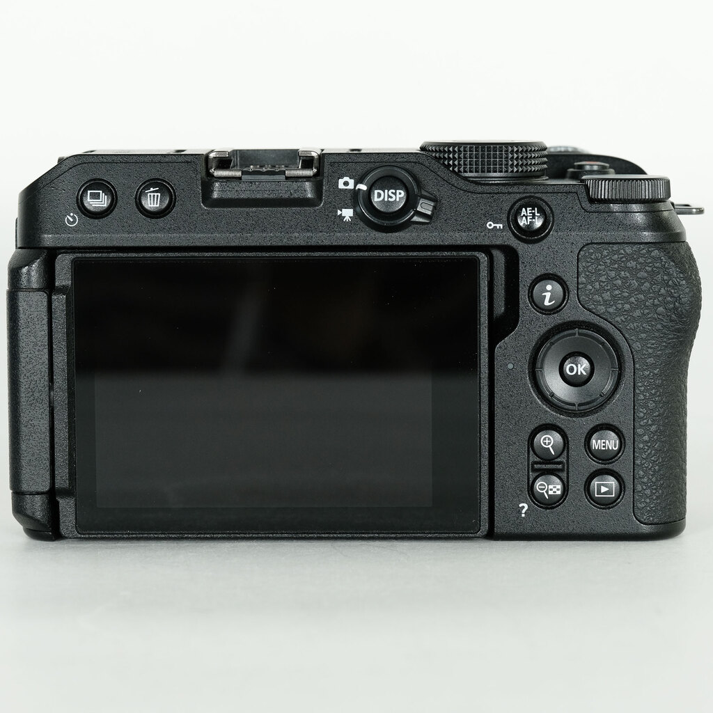 【Nikon】Z30ボディ【美品】 新品)Nikon (ニコン) Z30 ボディ（商品ID：4960759910615）詳細