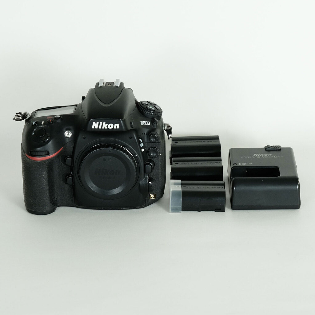 ニコン D800 ボディのみ Amazon | Nikon デジタル一眼レフカメラ D800 ボディー D800