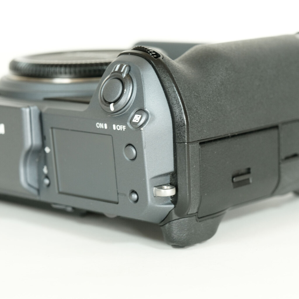 FUJIFILM GFX 100 FUJIFILM GFX 100