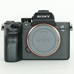 本命ギフト SONY α7 SCENE（ワンシーン） ONE | III（ILCE-7M3）の出品 デジタルカメラ