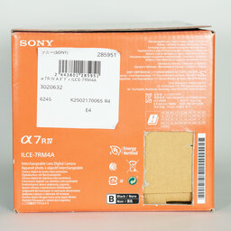 SONY α7RIV ボディ ILCE-7RM4A   【後期モデル 液晶下部にSONYロゴなし】 SONY α7RIV ボディ ILCE-7RM4A   【後期モデル 液晶下部にSONYロゴなし】