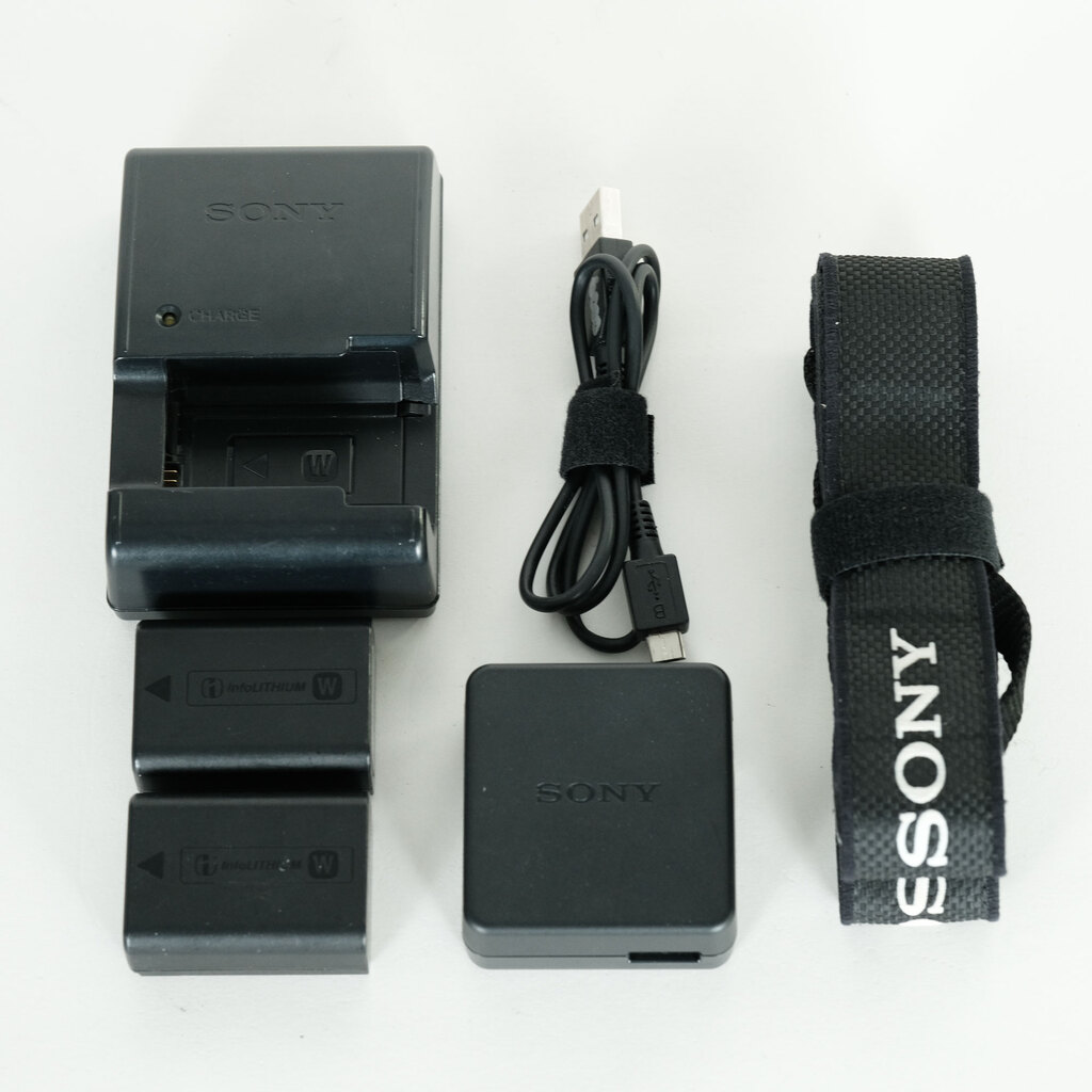 SONY α6000(ILCE-6000) SONY α6000(ILCE-6000)