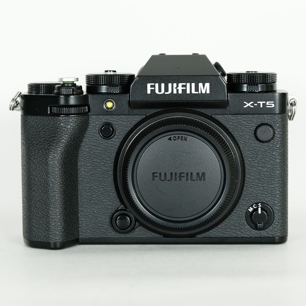 FUJIFILM X-A5 ボディ シルバー ミラーレス一眼カメラ