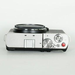 Panasonic LUMIX DC-S9