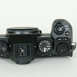 FUJIFILM X-S20