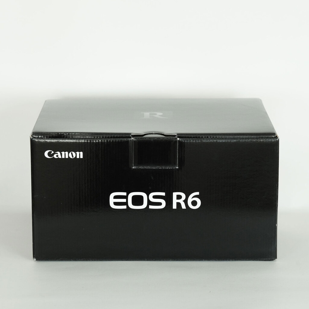 Canon EOS R6 Canon EOS R6