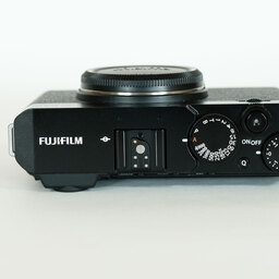 FUJIFILM X-E4