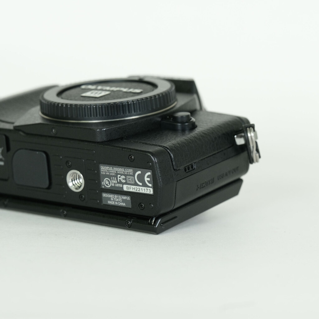 OLYMPUS OM-D E-M5 ボディ ブラック