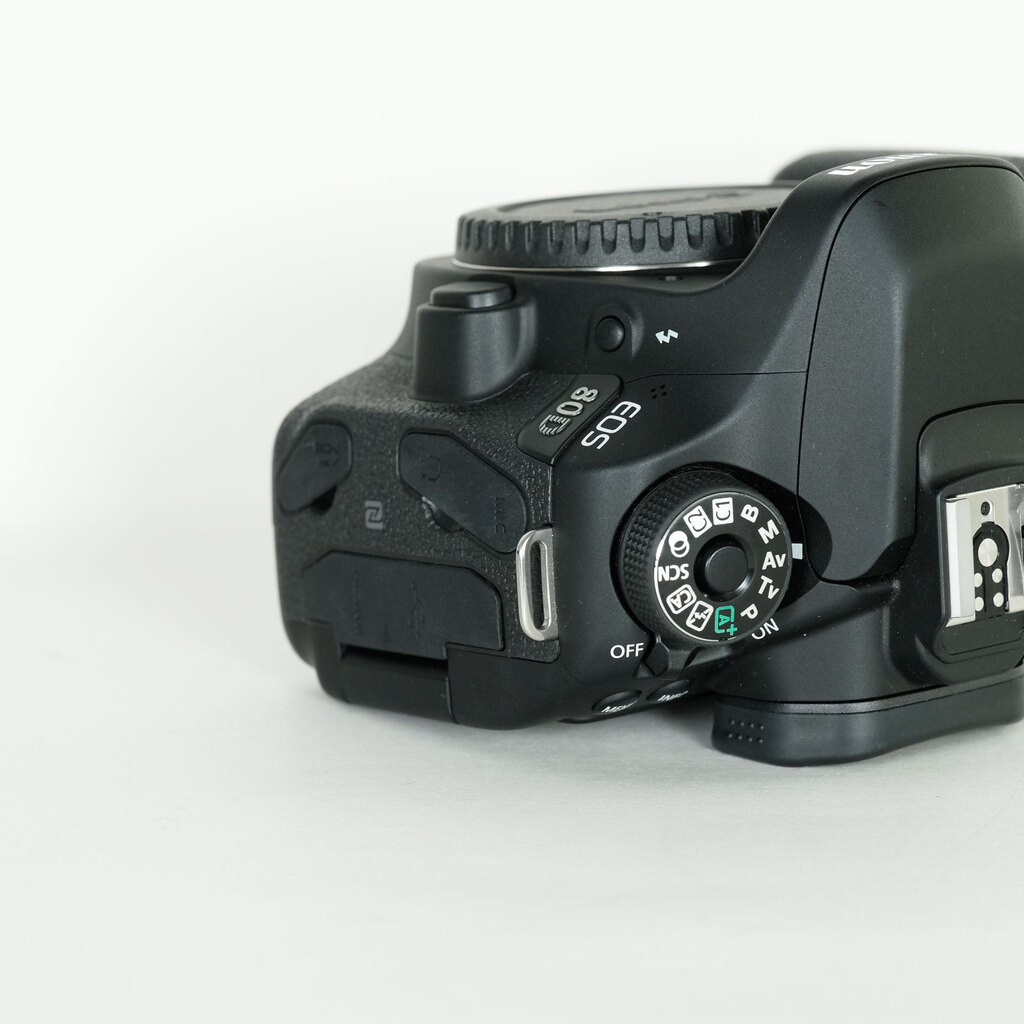 Canon EOS 80D + 50mm レンズ Amazon | Canon デジタル一眼レフカメラ EOS 80D レンズキット