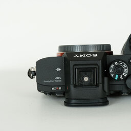 SONY α7RIV ボディ ILCE-7RM4A   【後期モデル 液晶下部にSONYロゴなし】 SONY α7RIV ボディ ILCE-7RM4A   【後期モデル 液晶下部にSONYロゴなし】