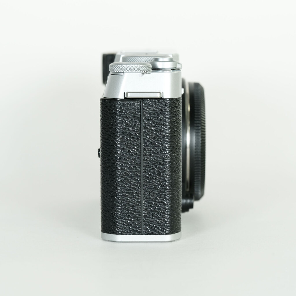 FUJIFILM X-E4 FUJIFILM X-E4