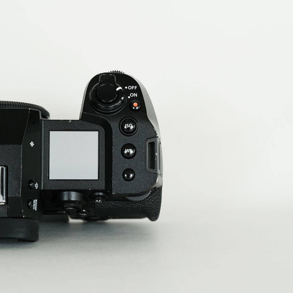 FUJIFILM X-H2S ボディ、シャッター数 1,973枚 他おまけ FUJIFILM X-H2Sの出品 | ONE SCENE（ワンシーン）