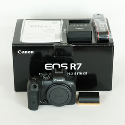Canon EOS R7 Canon EOS R7