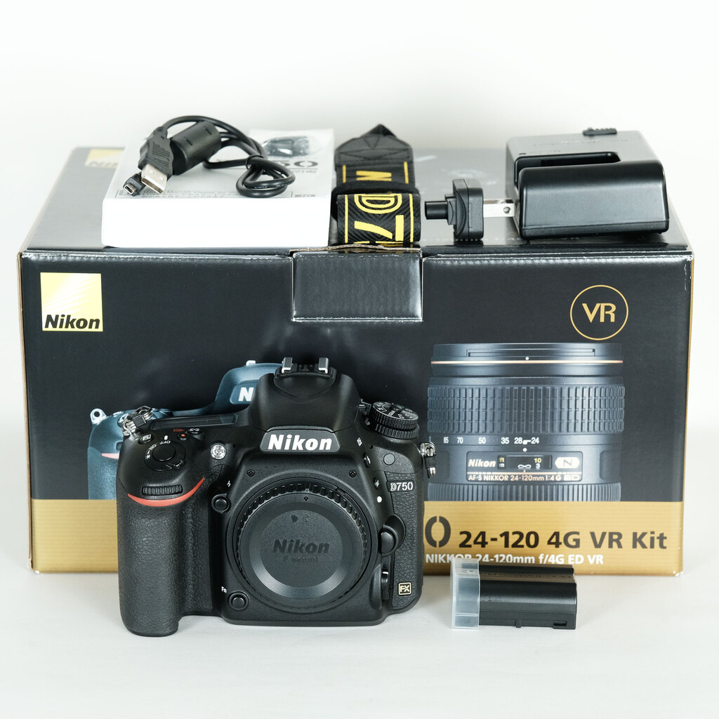 Nikon D750　SS24,060枚　美品