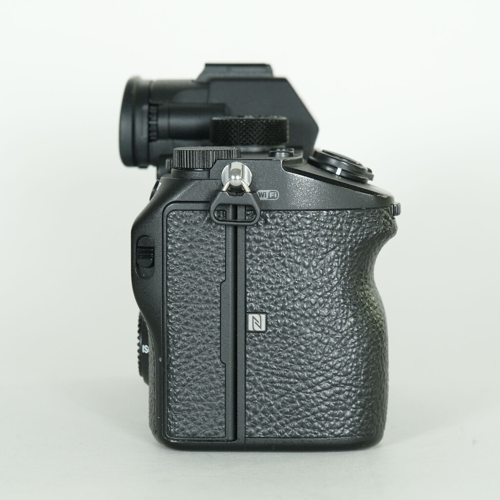 SONY α7R III(ILCE-7RM3) SONY α7R III(ILCE-7RM3)