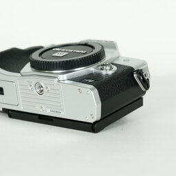 OLYMPUS OM-D E-M10 Mark IV