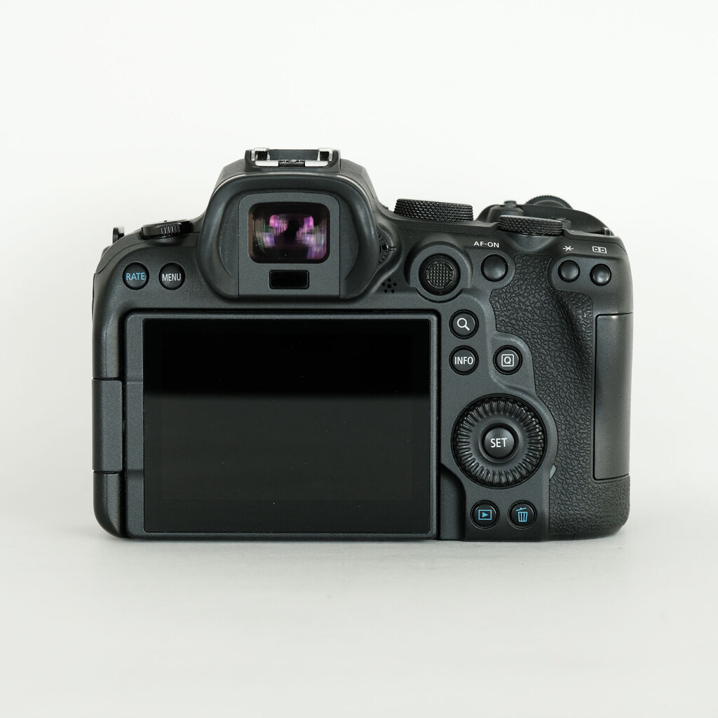 Canon EOS R6 Canon EOS R6