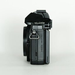 OLYMPUS OM-D E-M5 ボディ ブラック OLYMPUS OM-D E-M5 ボディ ブラック
