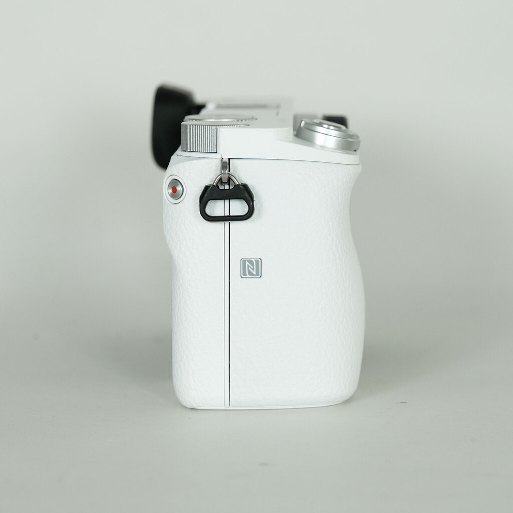 SONY α6000(ILCE-6000) SONY α6000(ILCE-6000)