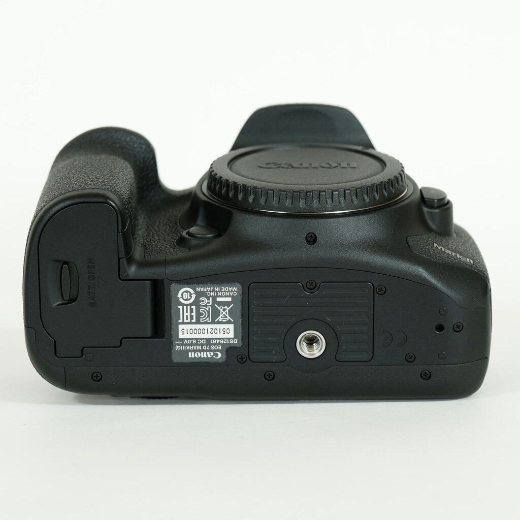 Canon EOS 7D Mark II Canon EOS 7D Mark II