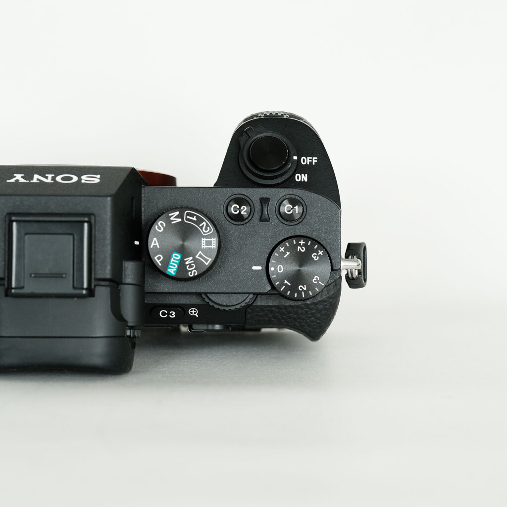 SONY α7 II（ILCE-7M2）の出品 | ONE SCENE（ワンシーン）