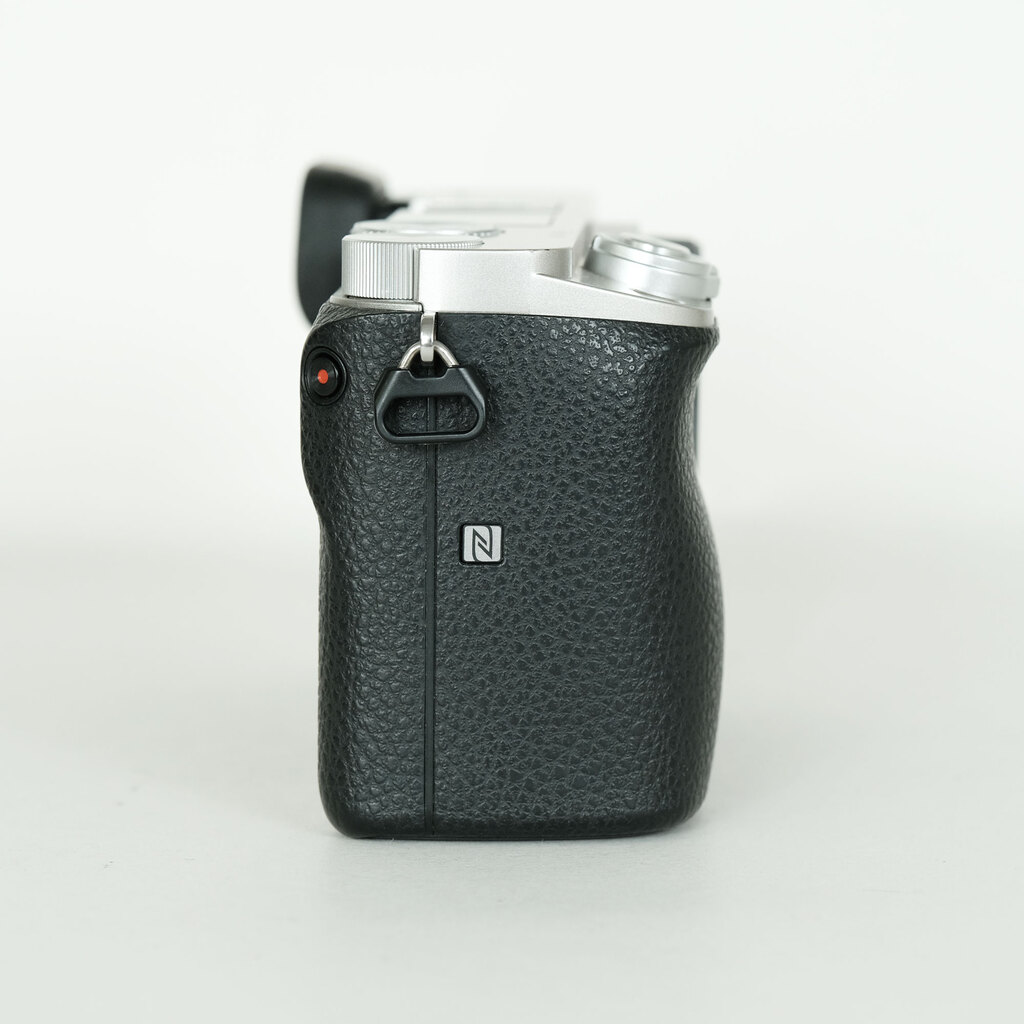 SONY α6000(ILCE-6000) SONY α6000(ILCE-6000)