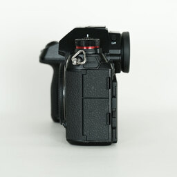 Panasonic LUMIX DC-S1 Panasonic LUMIX DC-S1