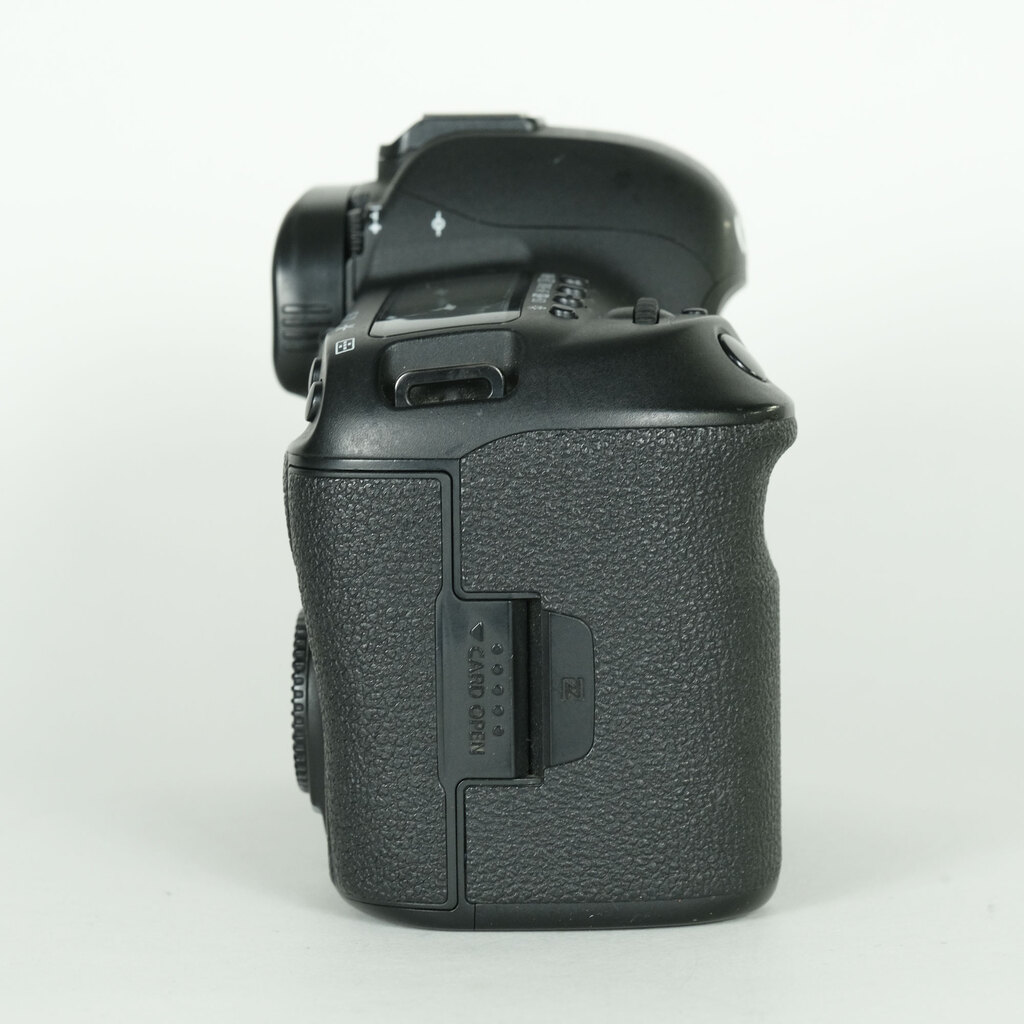 Canon EOS 5D Mark IV Canon EOS 5D Mark IV