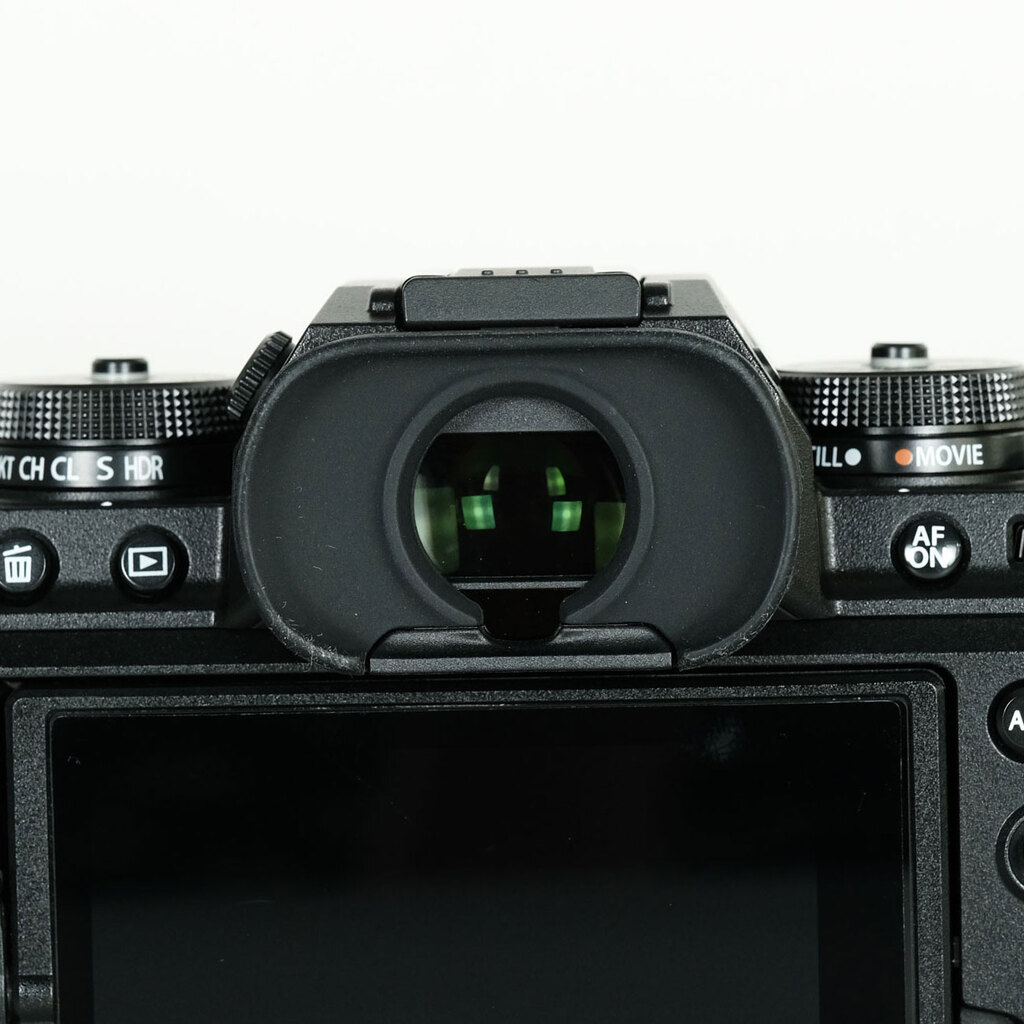 FUJIFILM X-T4 FUJIFILM X-T4