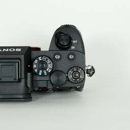 SONY α7RIV ボディ ILCE-7RM4A   【後期モデル 液晶下部にSONYロゴなし】 SONY α7RIV ボディ ILCE-7RM4A   【後期モデル 液晶下部にSONYロゴなし】