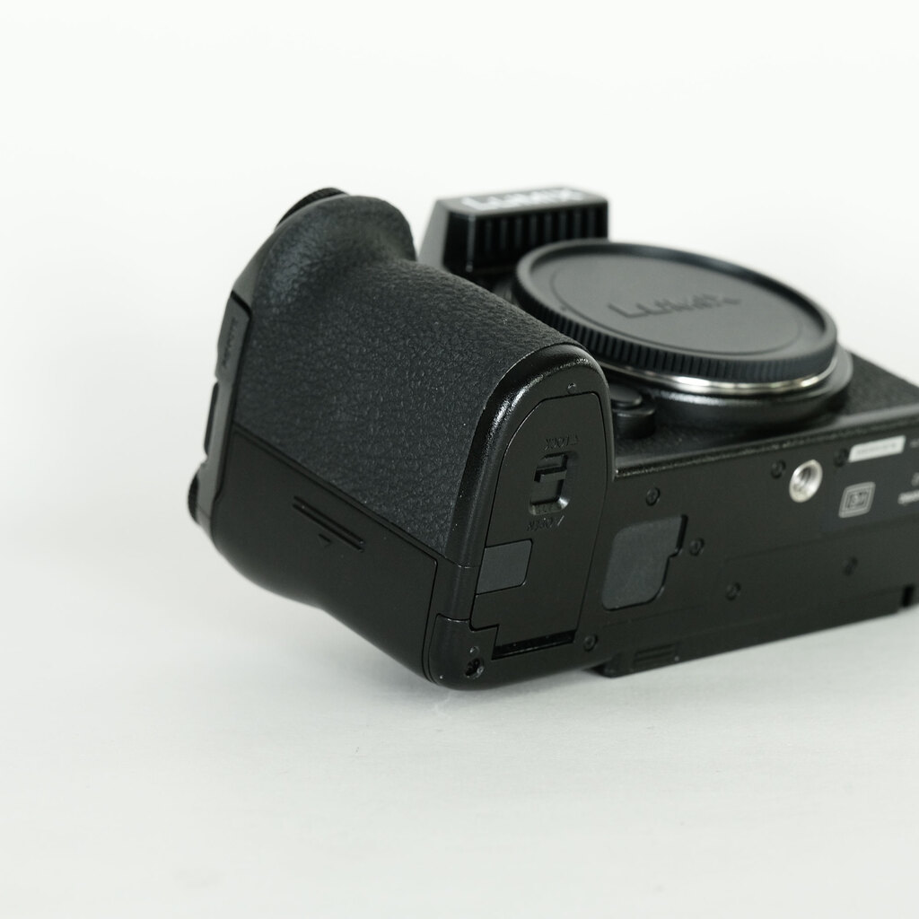 Panasonic LUMIX S5II DC-S5M2 Panasonic LUMIX S5II DC-S5M2