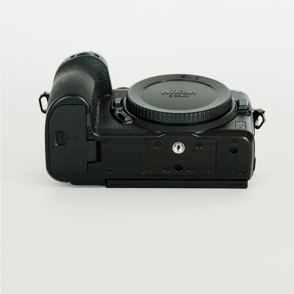 【最終値下げ／23日で希望者いない場合は出品取り下げます】Nikon Z 5 Nikon Z5の出品 | ONE SCENE（ワンシーン）