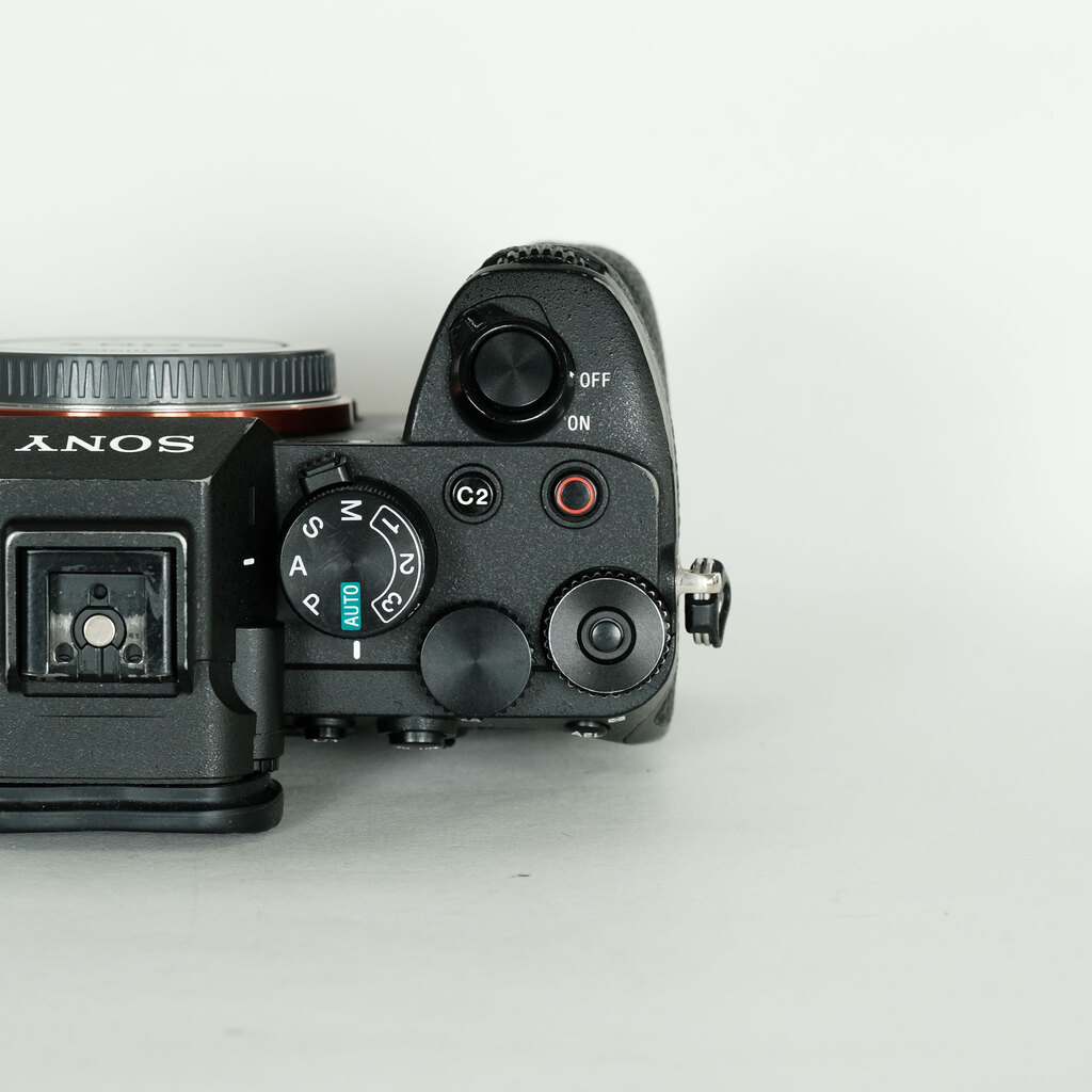 SONY α7 IV（ILCE-7M4）の出品 | ONE SCENE（ワンシーン）