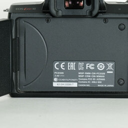 Canon EOS Kiss M Canon EOS Kiss M