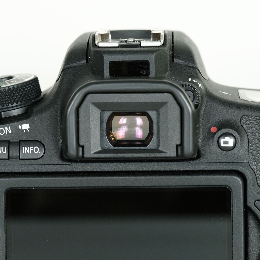 Canon EOS 8000D Canon EOS 8000D