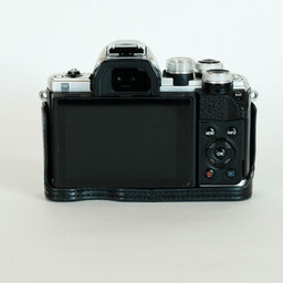 OLYMPUS OM-D E-M10 Mark II