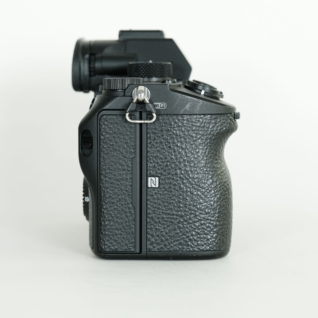 SONY α7 III(ILCE-7M3) SONY α7 III(ILCE-7M3)
