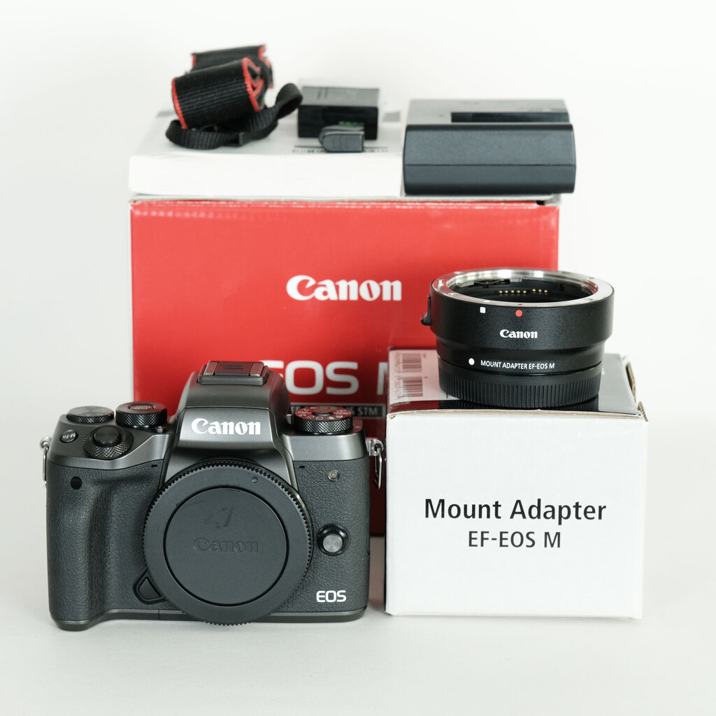 Canon EOS M5 Canon EOS M5