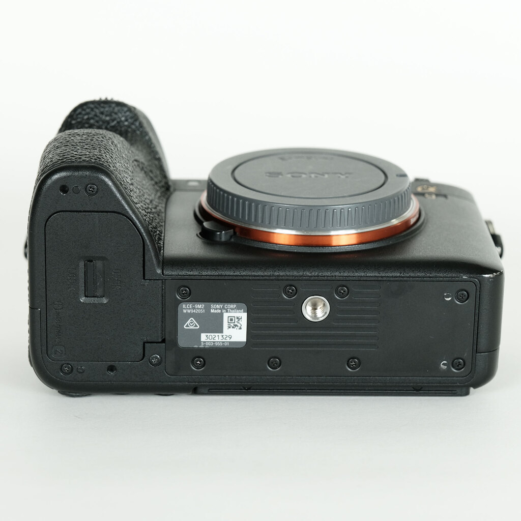 SONY α9 II(ILCE-9M2) SONY α9 II(ILCE-9M2)