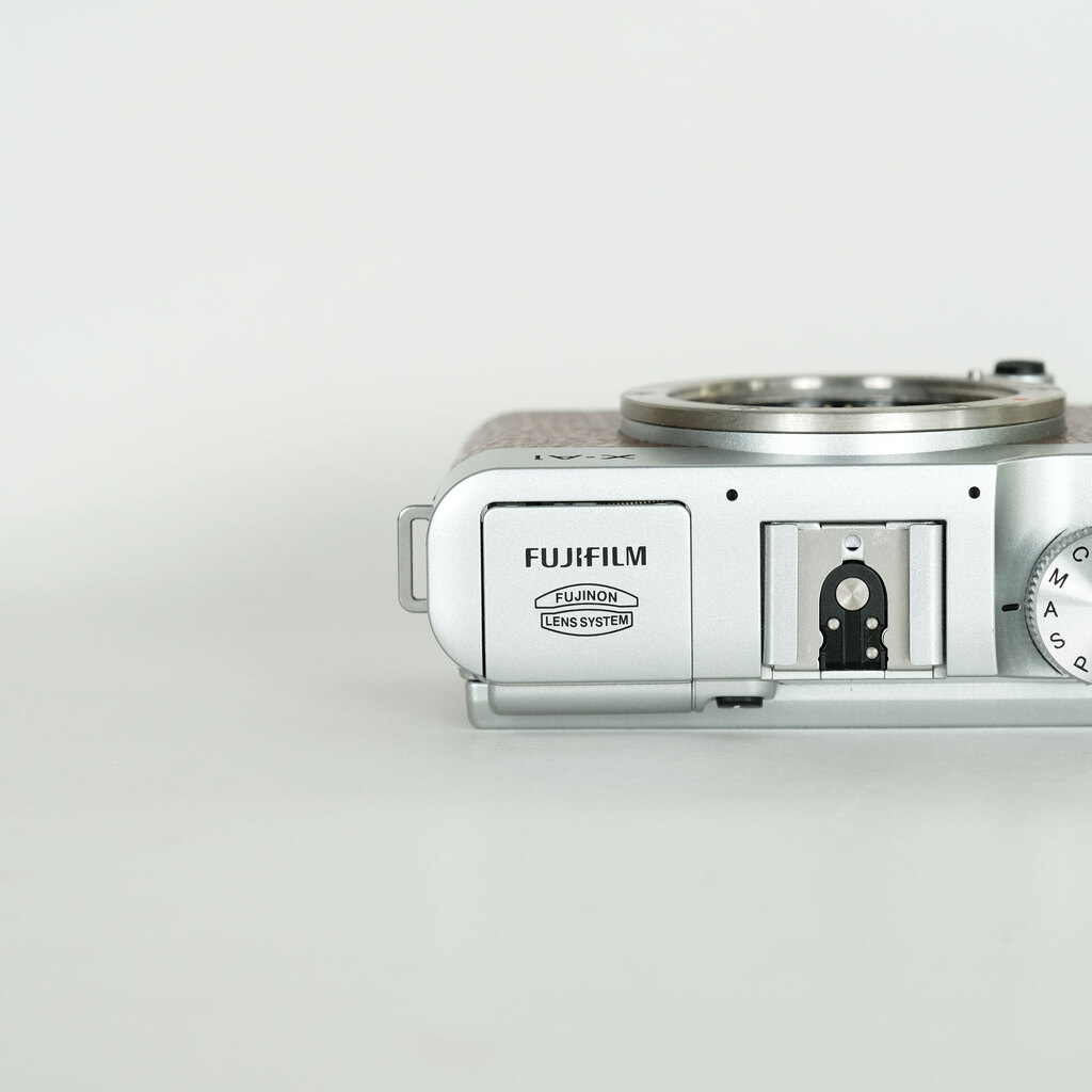 FUJIFILM X-A1 ボディ ブラウンの出品 | ONE SCENE（ワンシーン）