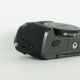 Canon EOS M5 Canon EOS M5