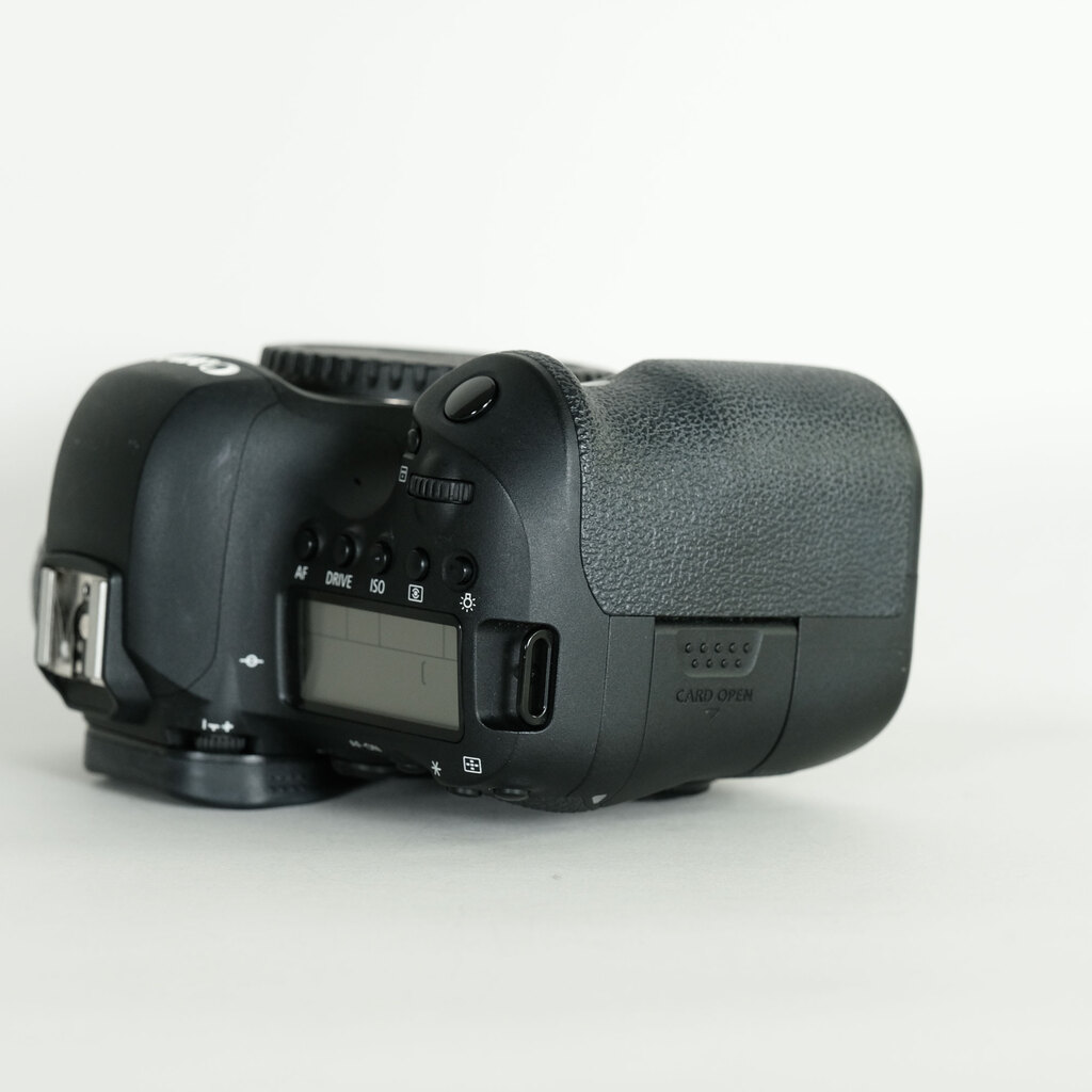 Canon EOS 6D Mark II Canon EOS 6D Mark II