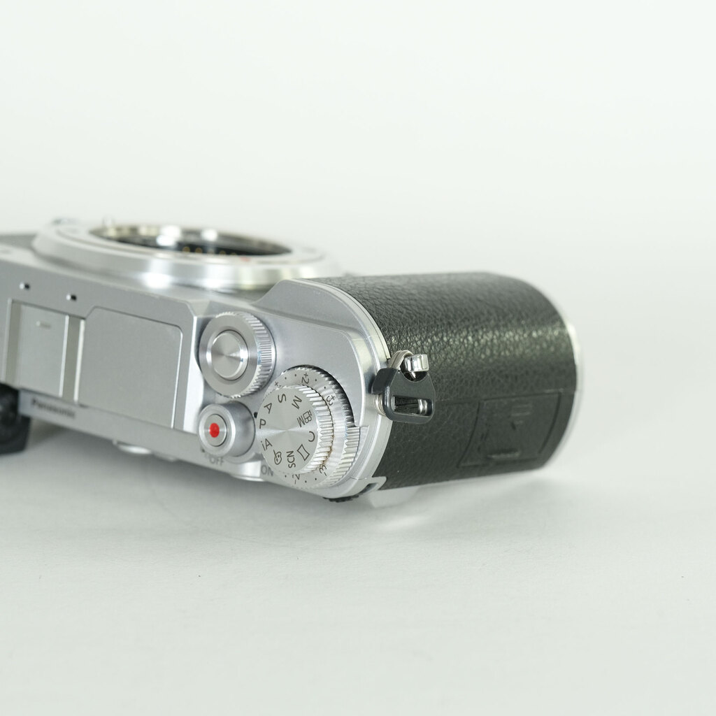 Panasonic LUMIX DC-GX7MK3 シルバーの出品 | ONE SCENE（ワンシーン）