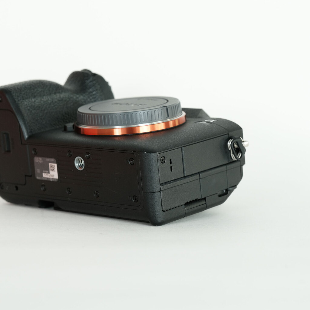 SONY α7 IV(ILCE-7M4) SONY α7 IV(ILCE-7M4)